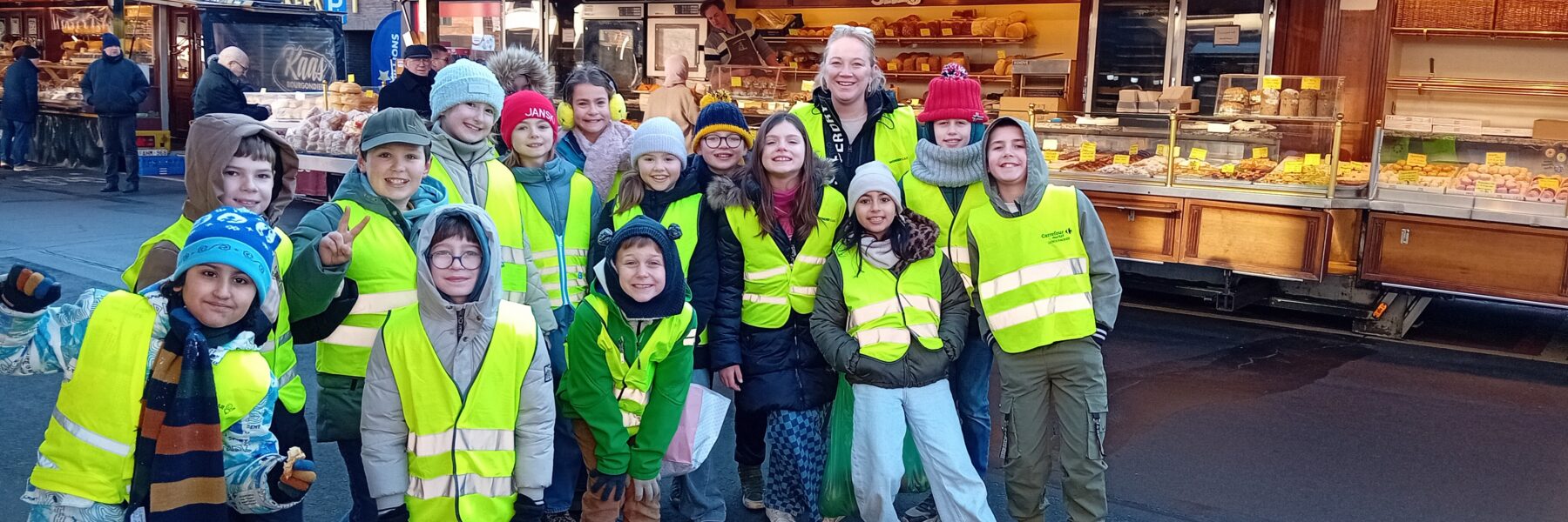 Leerlingen bezoeken de markt